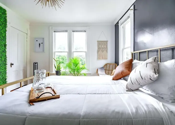 Jungle Fever By Jungle House Walk To High Street Near Convention Center Osu & Nationwide Arena Downtown & Short North 5 800 Reviews Private Parking Сasa de vacaciones *