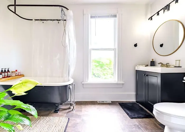 Jungle Fever By Jungle House Walk To High Street Near Convention Center Osu & Nationwide Arena Downtown & Short North 5 800 Reviews Private Parking Сasa de vacaciones